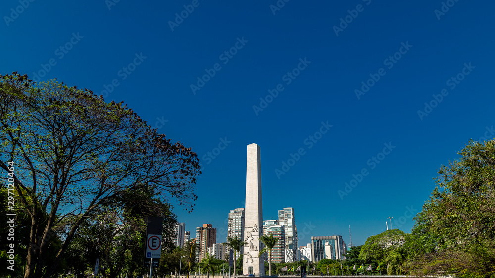 PARQUE DO IBIRAPUERA - SÃO PAULO - OBELISCO