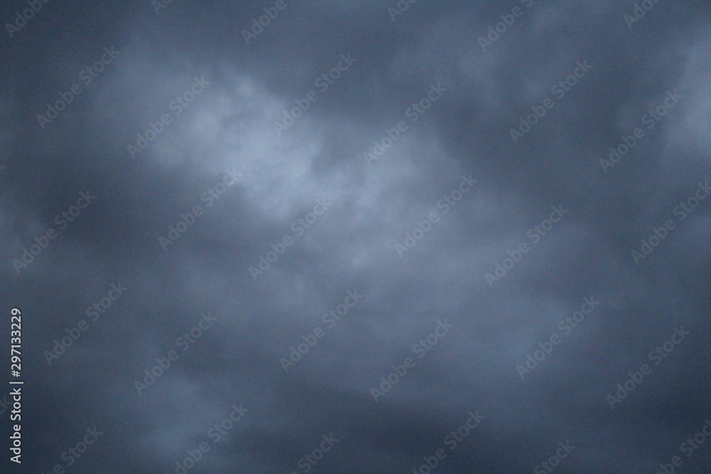 Cielo e nuvole in autunno - maltempo Cielo e nuvole in autunno - maltempo