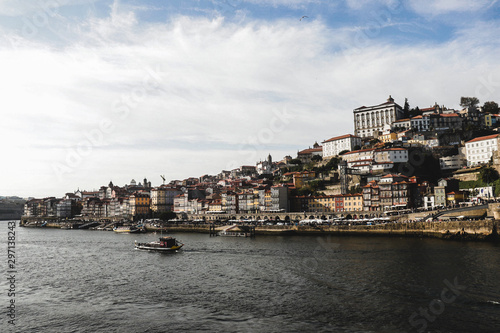 Port city by the river d'ouro