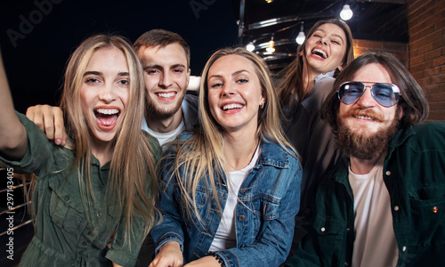 A photo to memorize another unforgettable party night with friends