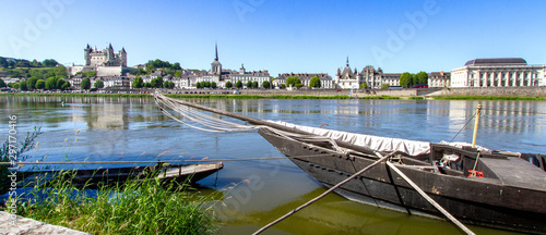 Tableau sur toile Ville de Saumur.