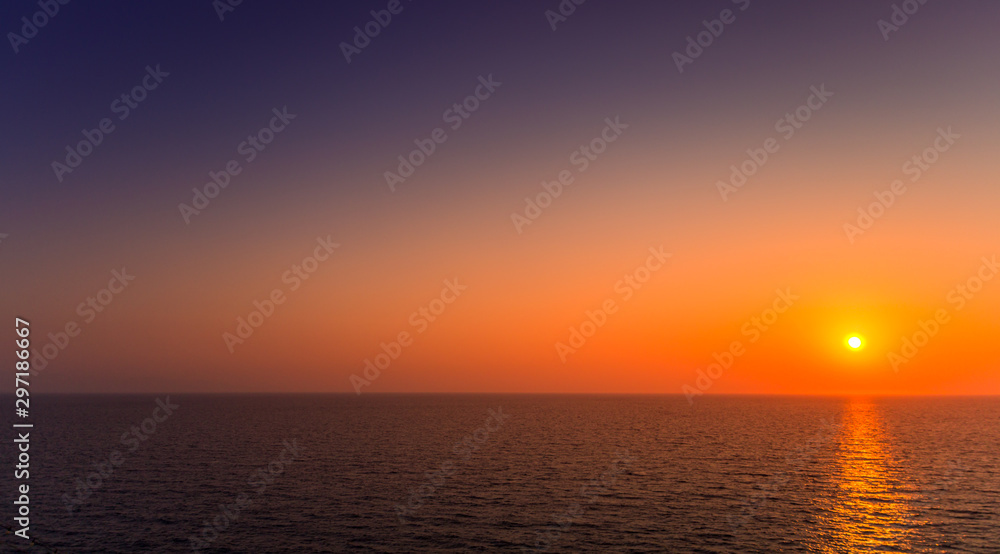 Sonnenuntergang auf See