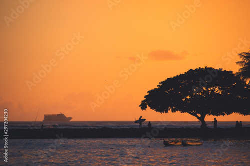 Obraz na płótnie Hawaii Sunset Surfer Silhouette w salonie
