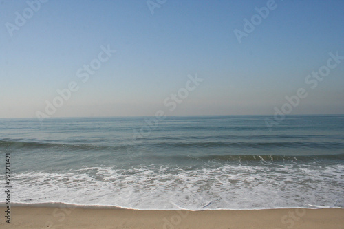 beach horizon 2 © dan