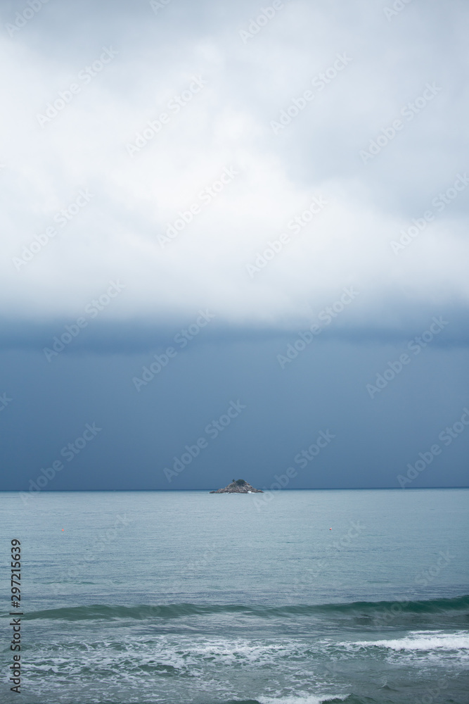 Fototapeta premium sea and sky rainy storm