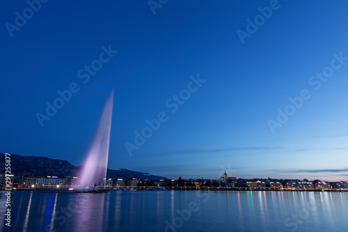 ジュネーブ噴水と夜景