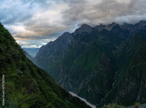 Himalayan mountains in Shangri la China  © NEWTRAVELDREAMS