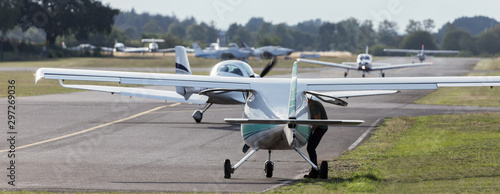 Fotografija small sports airplane airfield