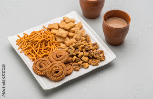  Diwali Snacks or Diwali sweets, like chakli, sev, bhujiya, shakar pare or favourite indian diwali recipe © PrabhjitSingh