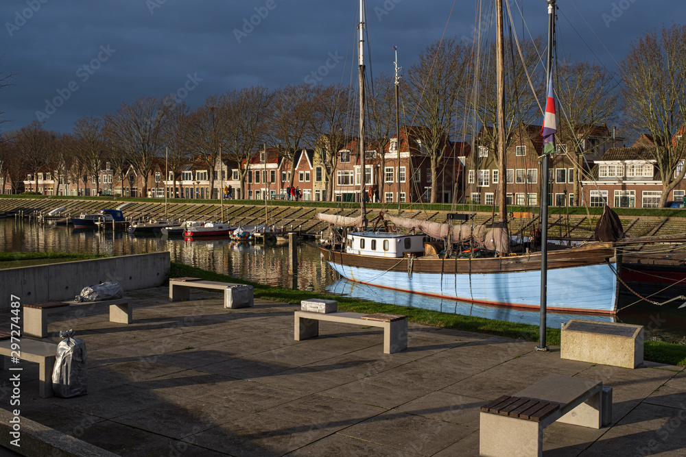 Fototapeta premium Im Yachthafen von Hoorn/NL