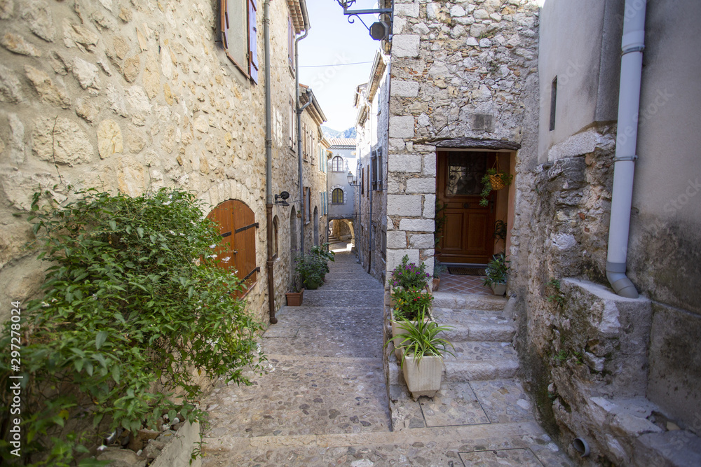 Fototapeta premium The village of Sainte Agnes in the French Alps