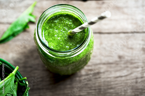 Spinach with Coconut, Mango and Chia seeds smoothie