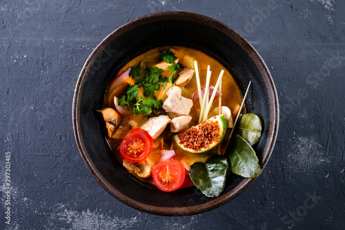 classic tom yum goong soup