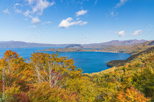Fototapeta Naklejka Na Ścianę i Meble -  Towada Hachimantai National Park in autumn