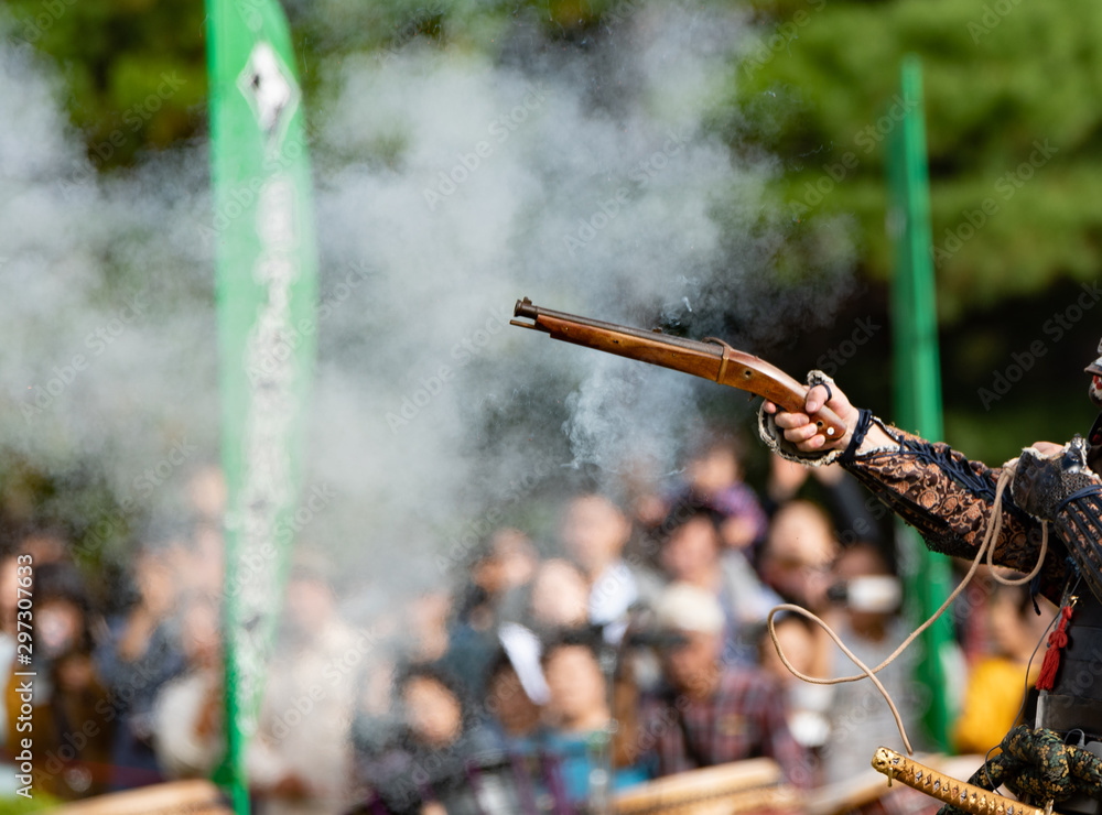 Naklejka premium 火縄銃の射撃