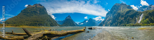 Canvas Print Milford Sound in New Zealand