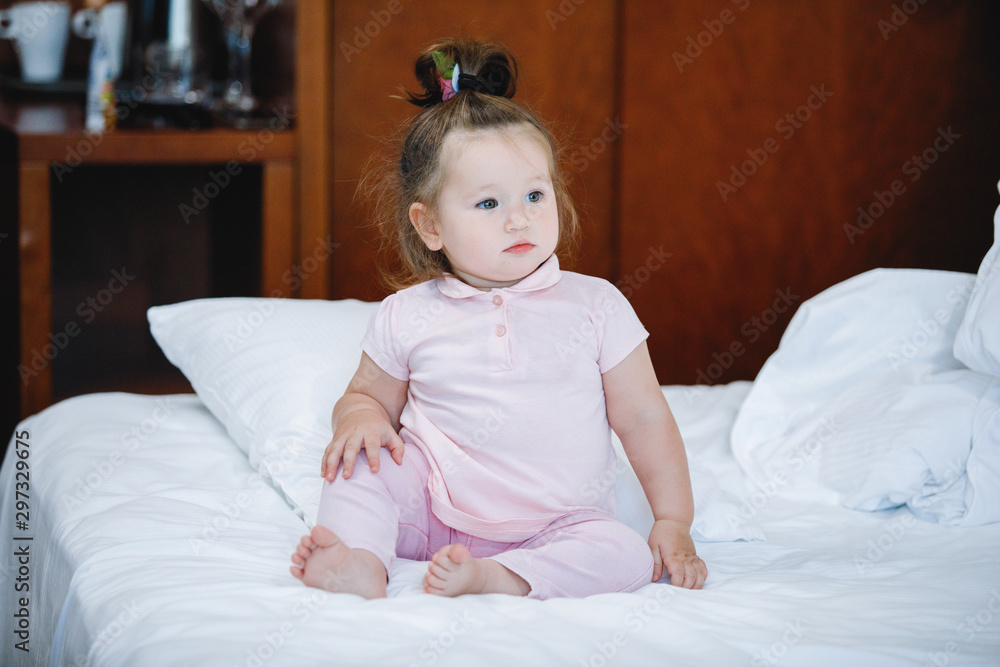 Fototapeta premium Portrait of little girl