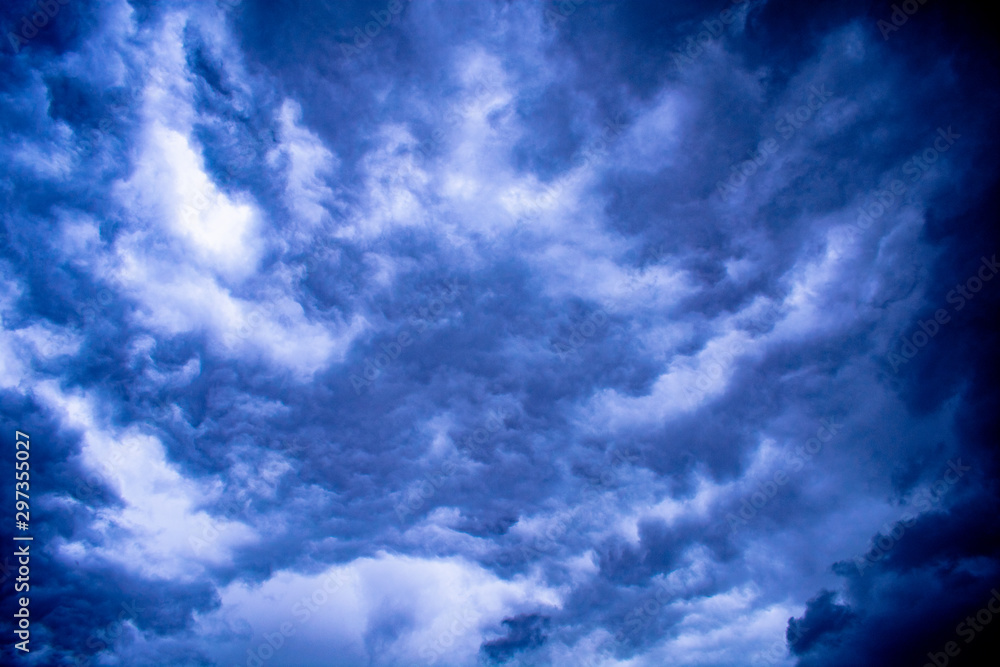 Fototapeta premium Sky with storm clouds, on a winter afternoon, shortly before raining