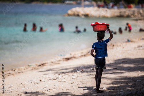 Valokuvatapetti Haiti Caribe Barco Pescadores