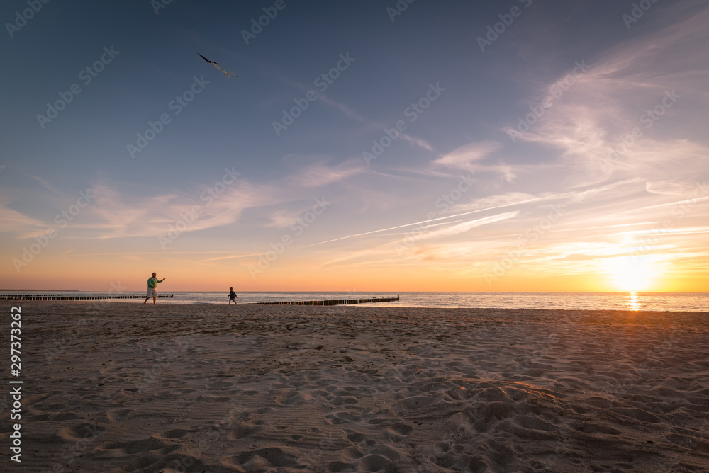 Fototapeta premium Sonnenuntergang auf Fischland - Darß