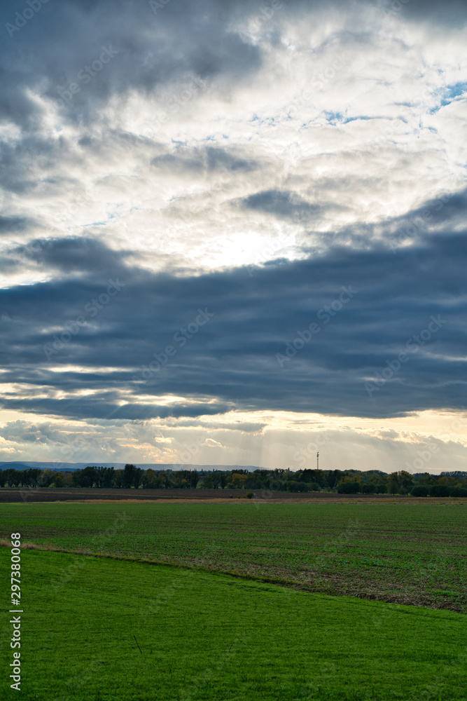 Sonnenuntergang auf dem Land Sonnenuntergang auf dem Land