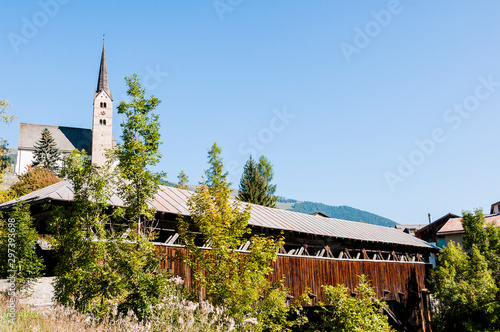 Scuol, Kirche, Brücke, Engadiner Dorf, Unterengadin, Alpen, Wanderweg,Graubünden, Sommer, Schweiz photo