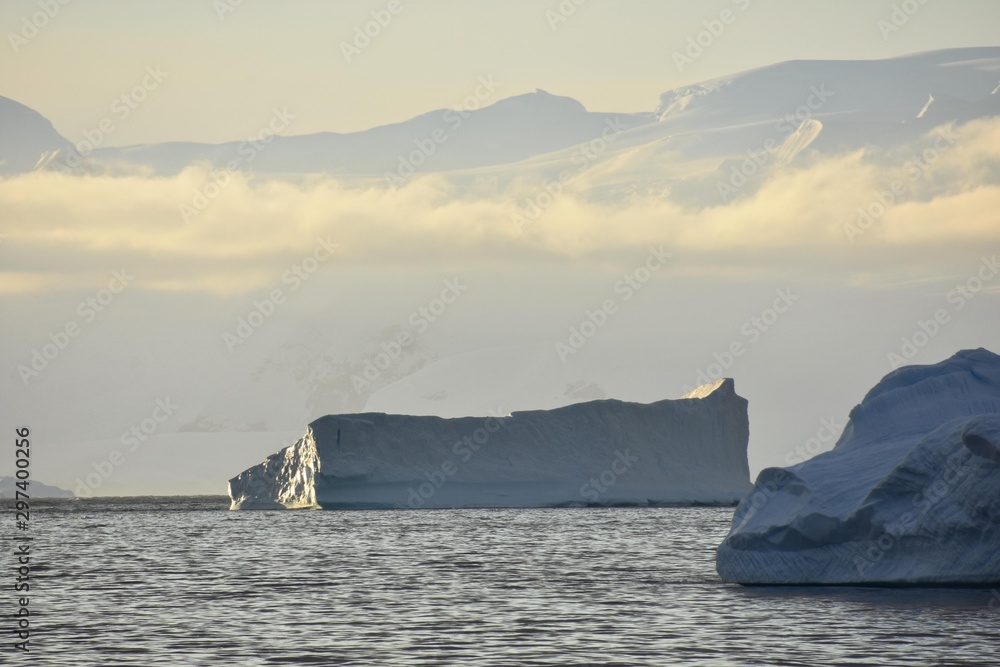 iceberg en antarctique