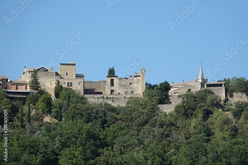Altstadt von Cornillon, Südfrankreich © Fotolyse