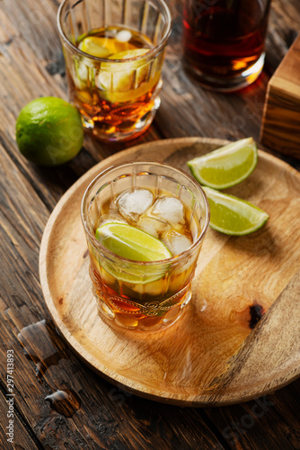 Strong golden rum with lime and ice