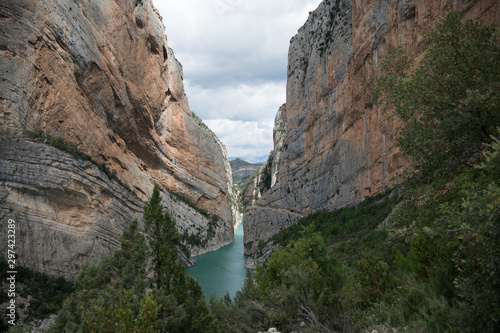 Entre las montañas