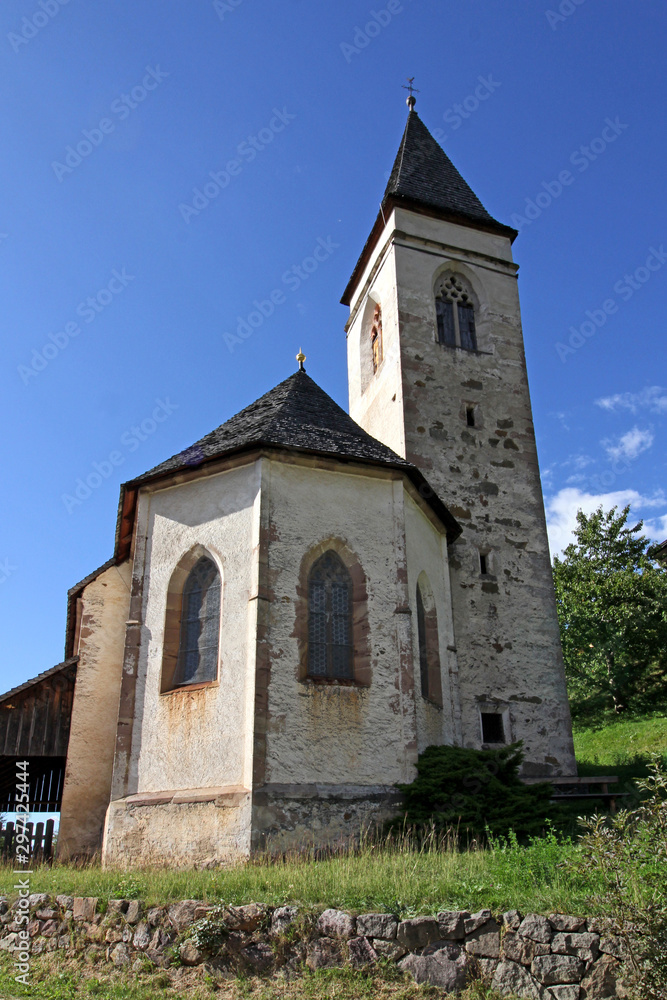 abside e campanile della chiesa di Santa Caterina a Breien (Val di Tires, Bolzano)