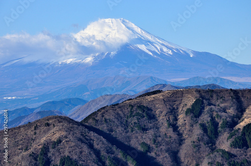 丹沢山地 大山より望む富士山