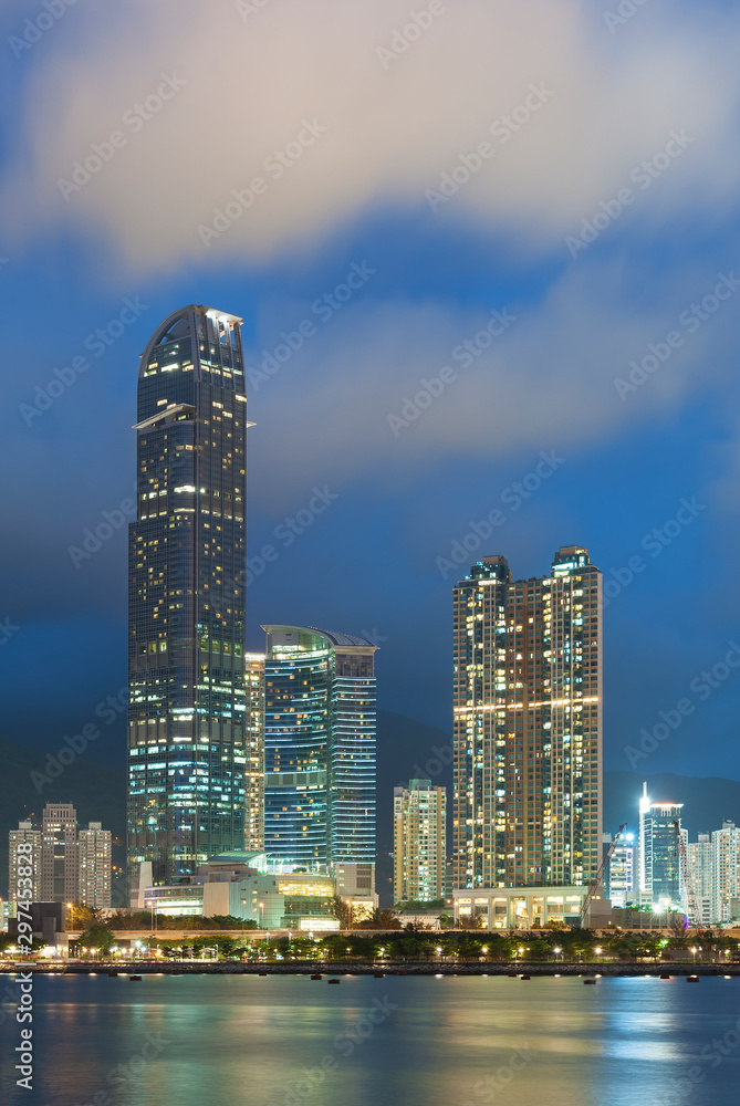 Fototapeta premium Skyline and harbor of Hong Kong city at night