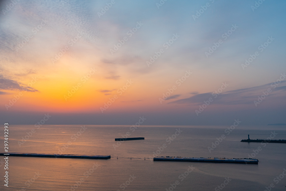 日の出前の熱海の景色
