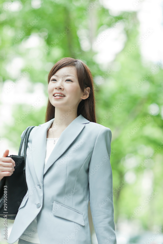 ビジネスウーマン