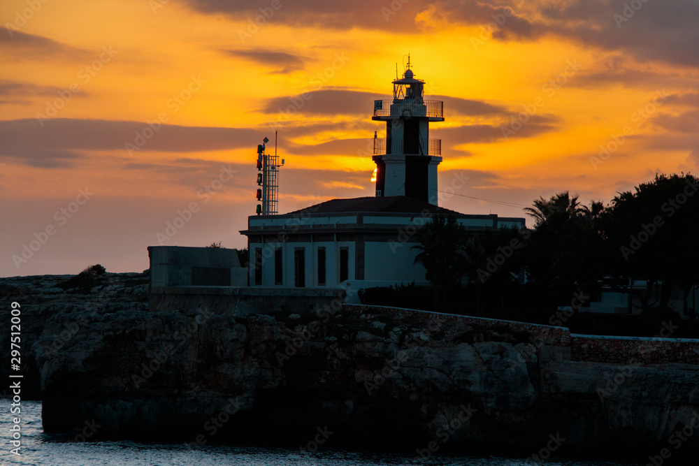 Atardecer en el puerto de Cuitadella (Menorca)