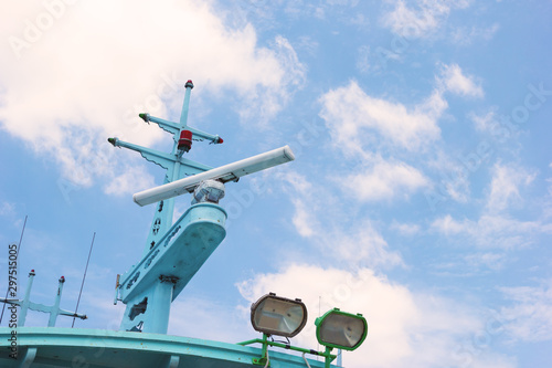 Fototapeta Naklejka Na Ścianę i Meble -  radar on fishing boat