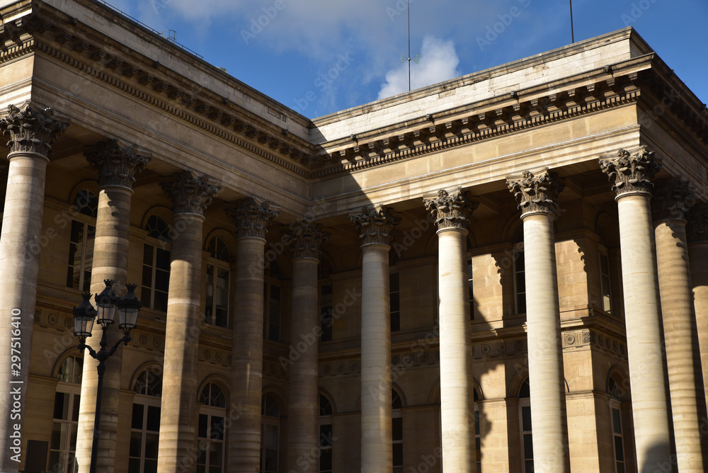 Colonnade de la Bourse à Paris