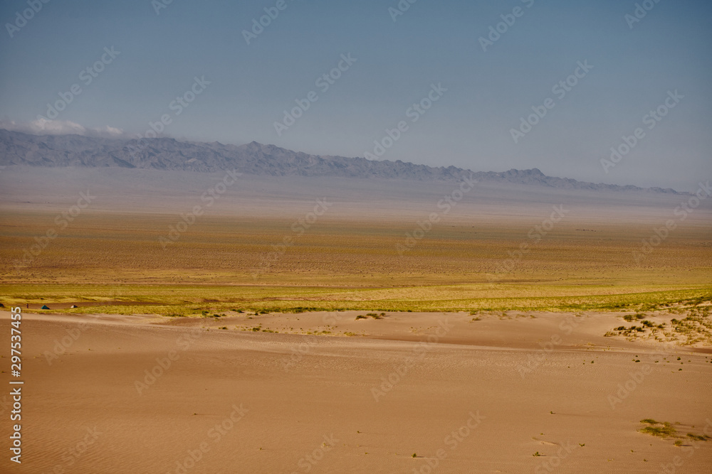 Sands Hongoryn Els in the Gobi Desert, Mongolia Sands Hongoryn Els in the Gobi Desert, Mongolia