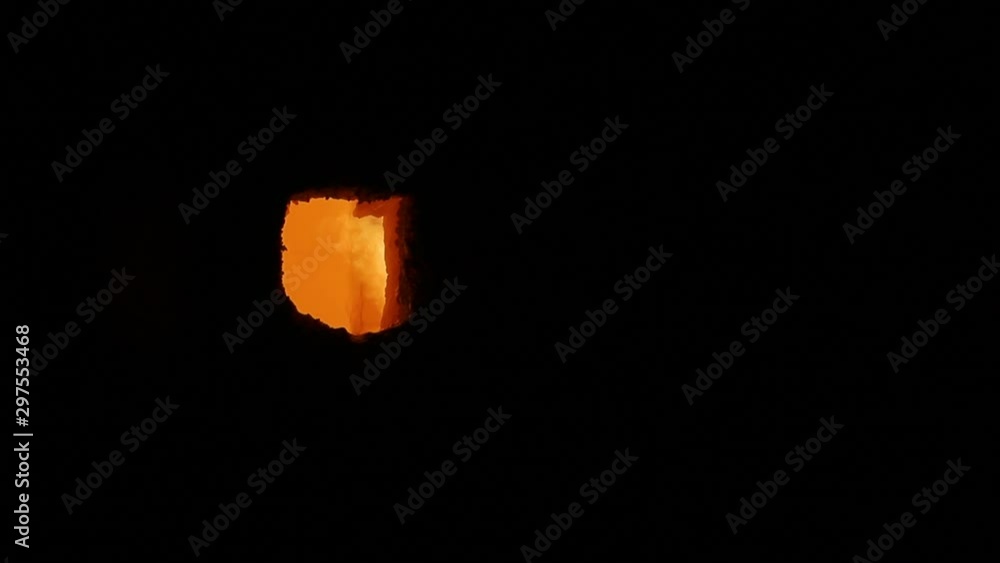 The window in the furnace is abnormally high melting point of glass. The temperature at which the sand melts. The window in the furnace is abnormally high melting point of glass. The temperature at which the sand melts.