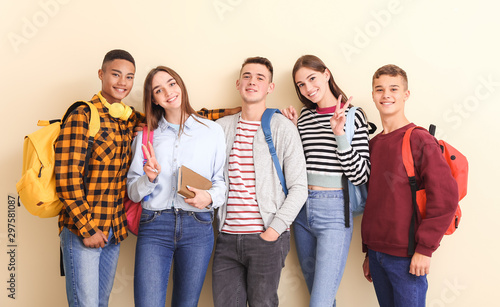 Portrait of teenagers on co...