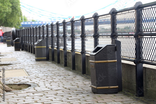 Mülleimer in London - Müll - Litter