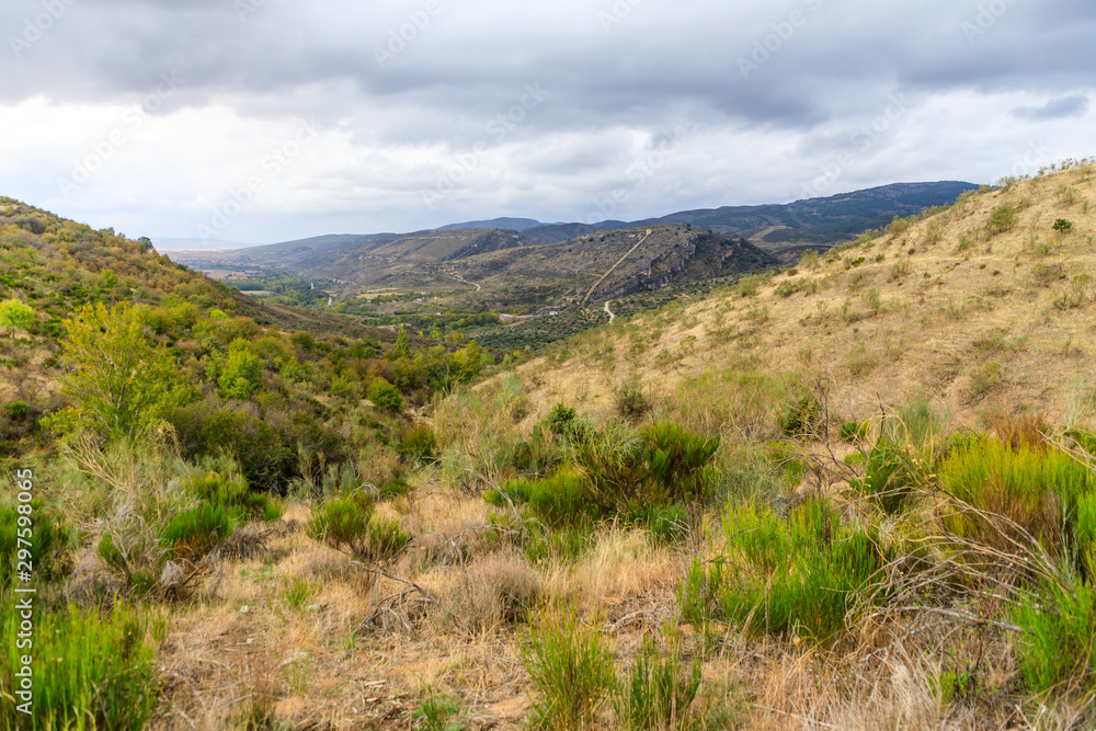 First autumn colors in the mountains of Madrid