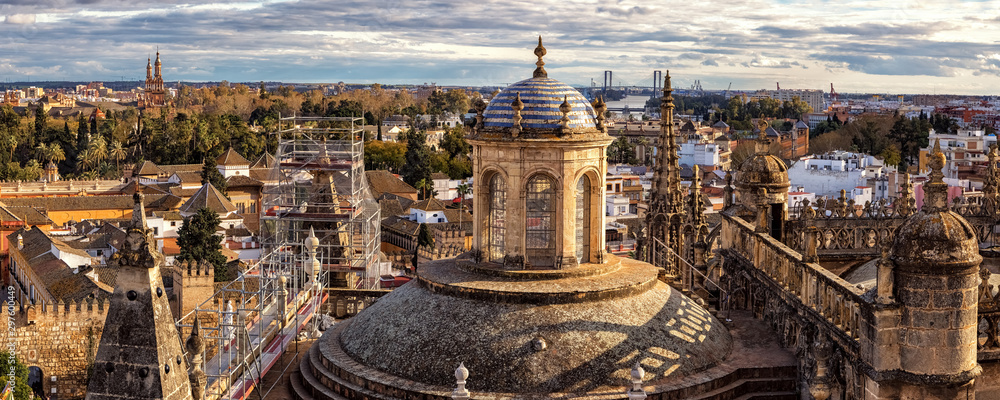 Fototapeta premium Panoramic View on Cathedral and Sevilla from former Minaret La Giralda, Spain