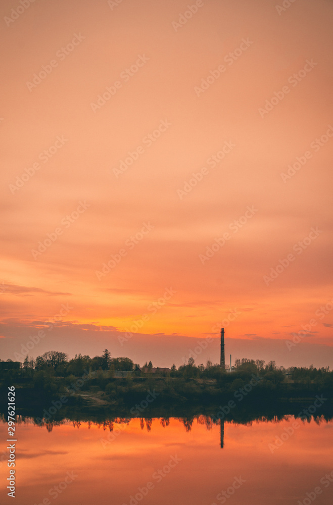 Fototapeta premium sunset over city