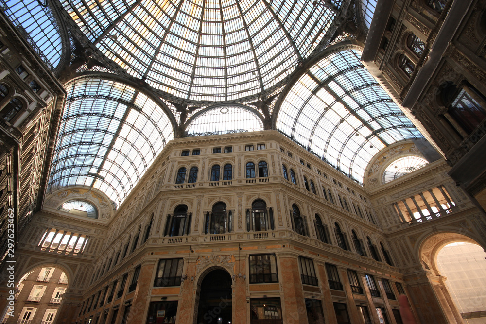 galerie commerciale Umberto 1er Naples ,coupole + 1 batiments + 2 entrées / Italie galerie commerciale Umberto 1er Naples ,coupole + 1 batiments + 2 entrées / Italie