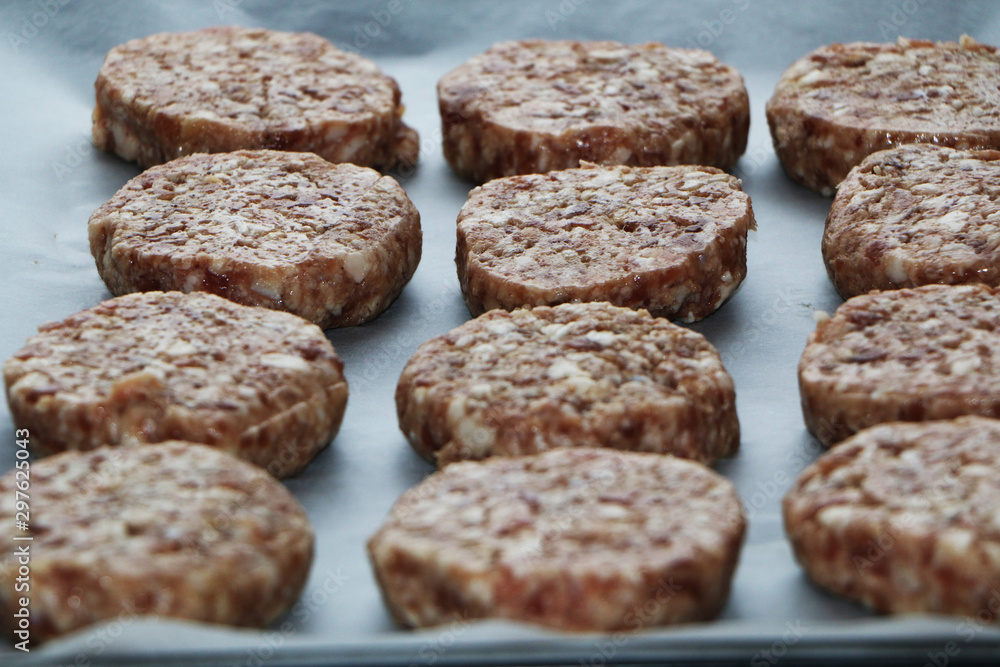 Healthly food - Raw minced meatballs cooked for frying in the oven. Healthly food - Raw minced meatballs cooked for frying in the oven.