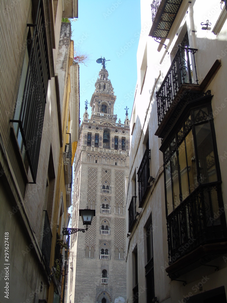 la giralda de sevilla