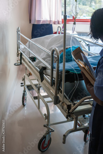 Canvastavla Nurse and patient in the  hospital