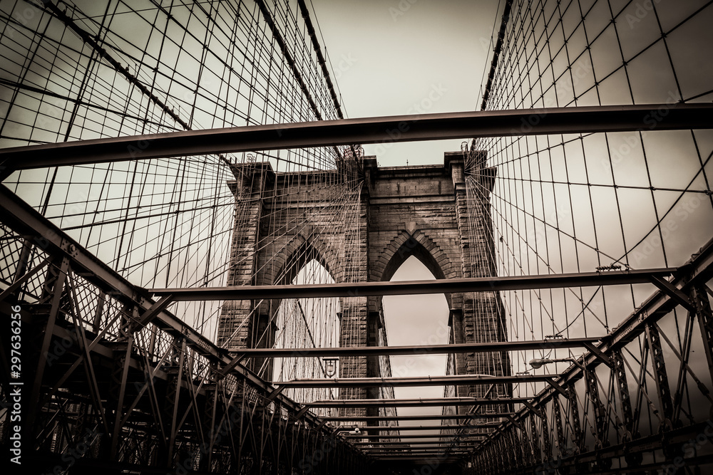 Fototapeta premium Under Manhattan Bridge 